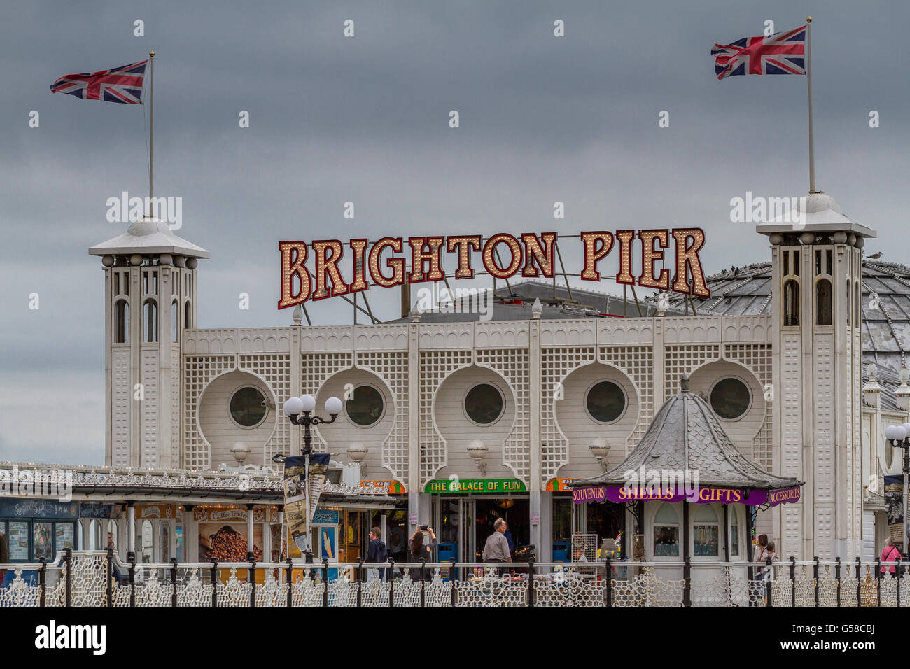 Haupteingang nach Brighton Palace Pier ein Klasse 11 aufgeführten Pleasure Pier auf dem Meer Brighton Brighton East Sussex, Großbritannien Stockfoto