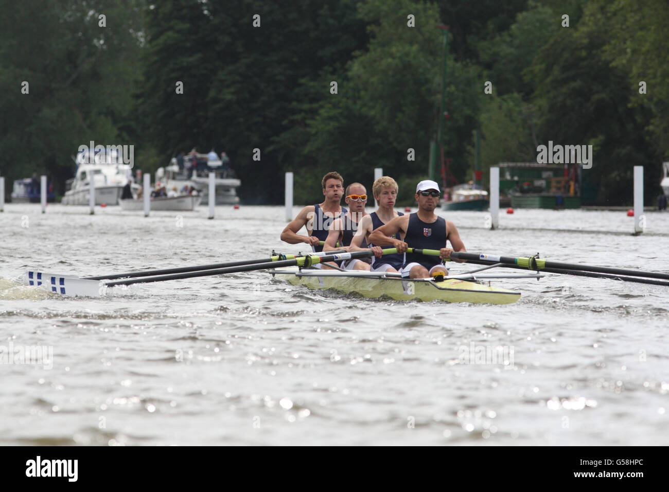 Rudern - 2012 Henley Royal Regatta - Tag drei - Henley-on-Thames. London Rowing Club tritt am dritten Tag der Henley Royal Regatta 2012 in Henley-on-Thames an. Stockfoto