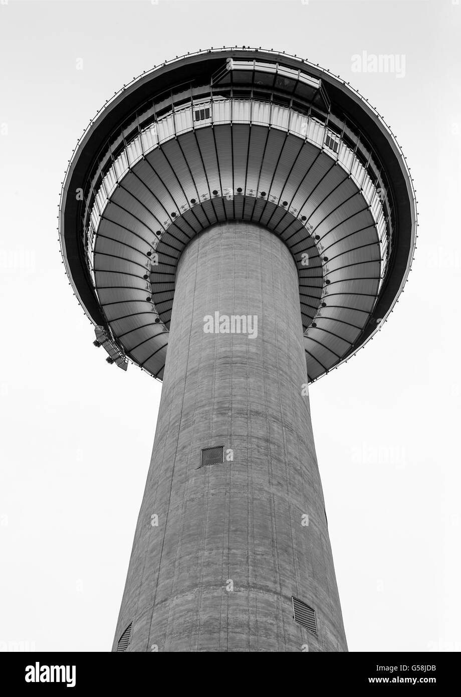 Schwarz / weiß Darstellung der Calgary Tower, einer der bekanntesten Symbol Kanadas im Jahr 1968 gebaut. Stockfoto