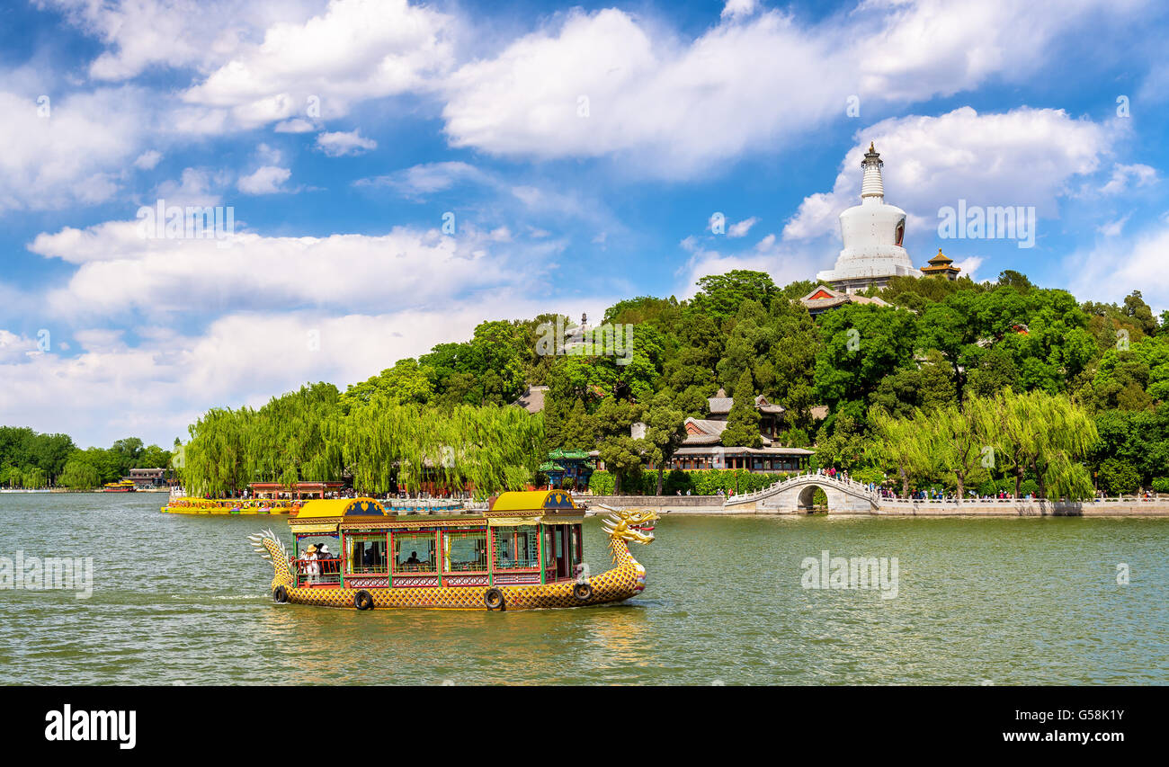 Blick auf Jade Insel mit weiße Pagode im Beihai-Park - Beijing Stockfoto