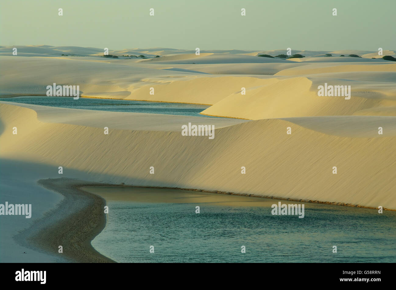 Sand und Wasser in Maranhao Stockfoto