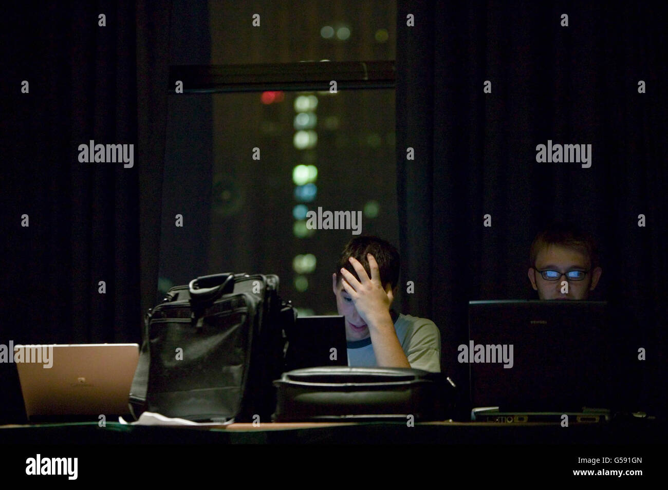 Teilnehmer der 6. Ausgabe des hoffen, eine jährliche Hacker Convention, verbringt viel Zeit auf ihren Laptops, 22. Juli 2006, New York City Stockfoto