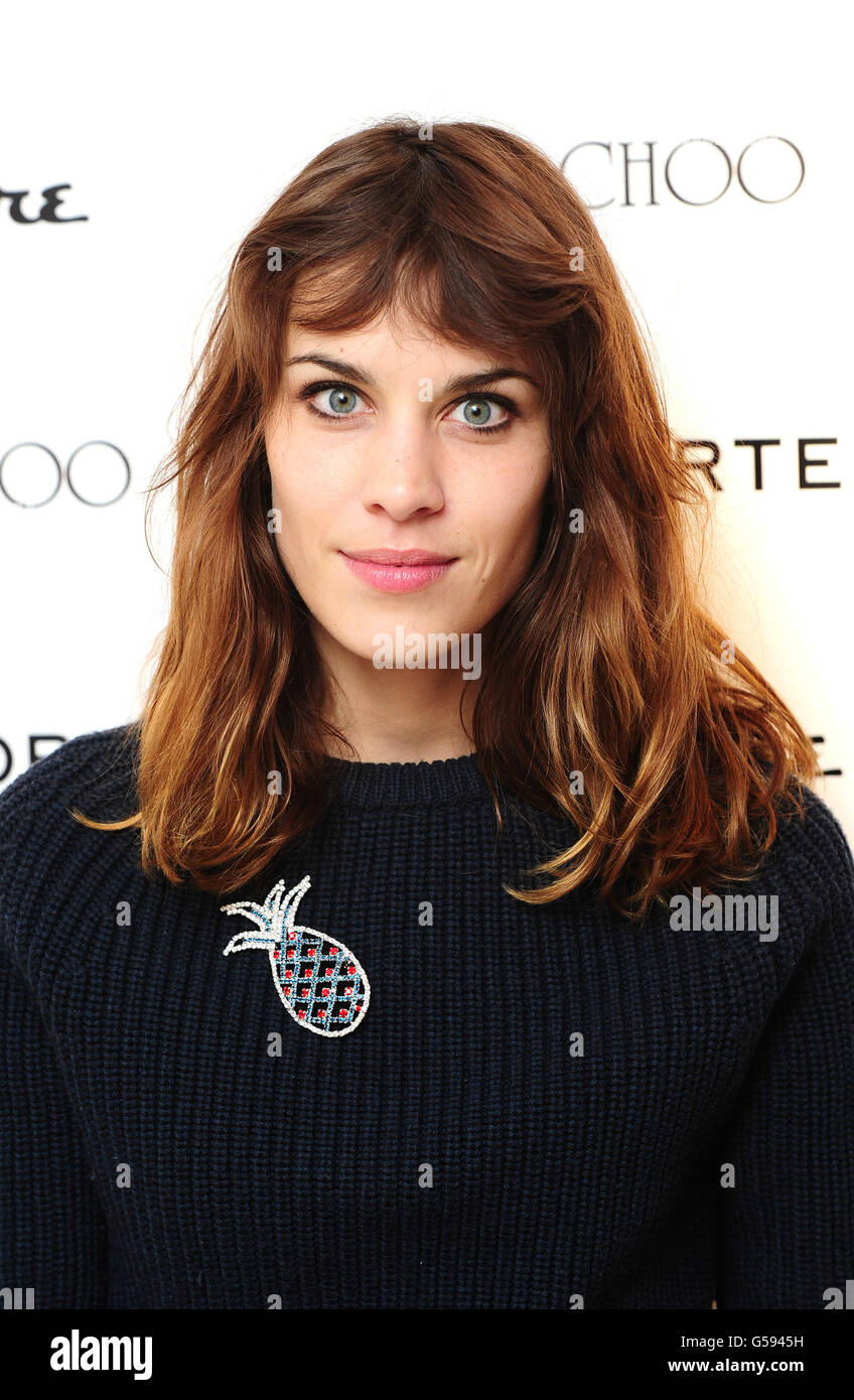 Alexa Chung kommt an die Esquire & Mr Porter Kollektionen Mens Party in London im Corinthia Hotel in London. PRESSEVERBAND Foto. Bild Datum: Freitag, 15. Juni 2012. Bildnachweis sollte lauten: Ian West/PA Wire Stockfoto