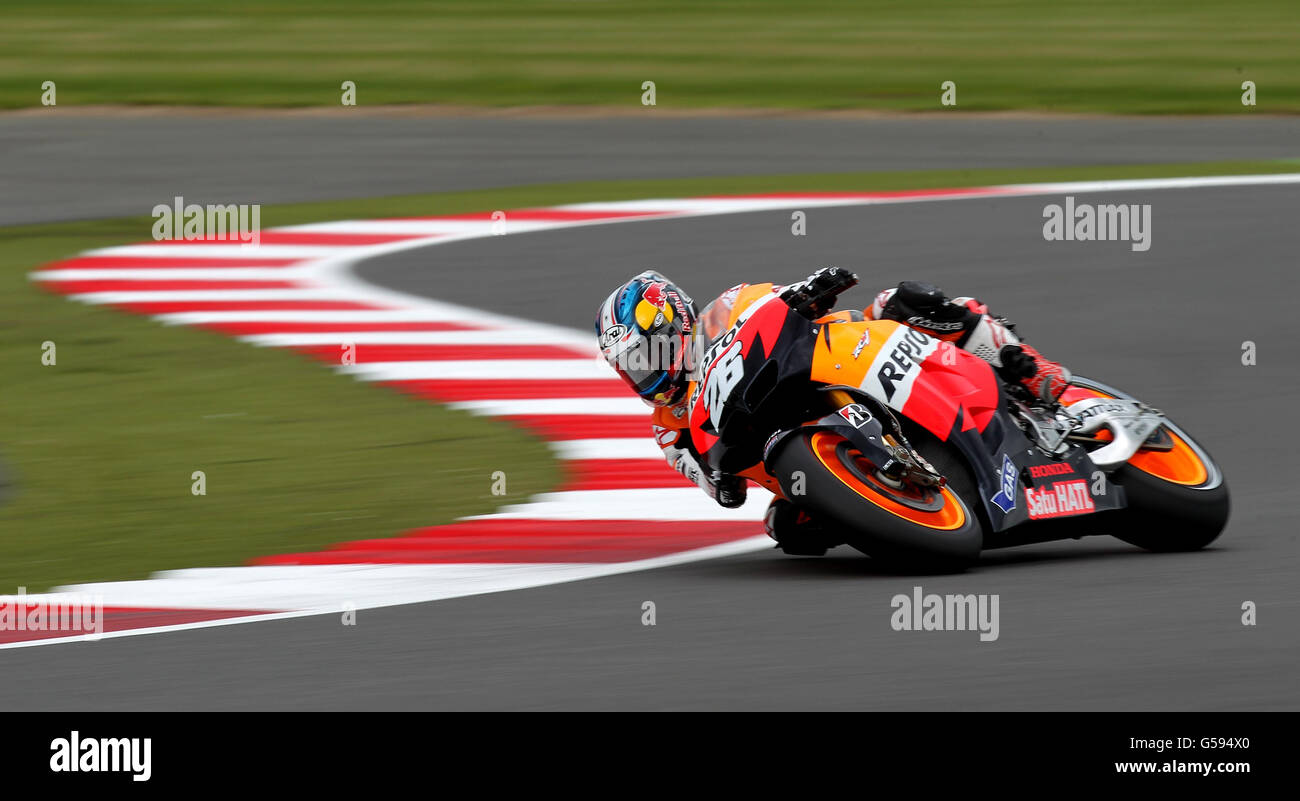 Motorradfahren - 2012 Hertz großer Preis von Großbritannien - Tag zwei - Qualifikation - Moto GP - Silverstone. Der spanische Dani Pedrosa auf dem Repsol Honda während des Qualifyings für den britischen Moto GP auf dem Silverstone Circuit in Northamptonshire. Stockfoto