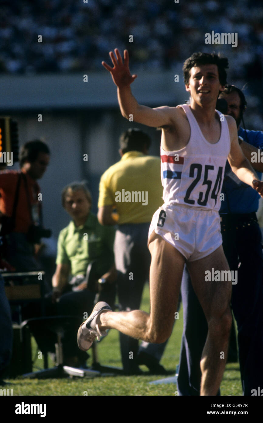 Leichtathletik - Olympische Spiele Moskau - 800 m der Männer - Halbfinale. Der britische Sebastian Coe (Nr. 254) die Hitze zu gewinnen, um bis zum Finale durchzugehen Stockfoto