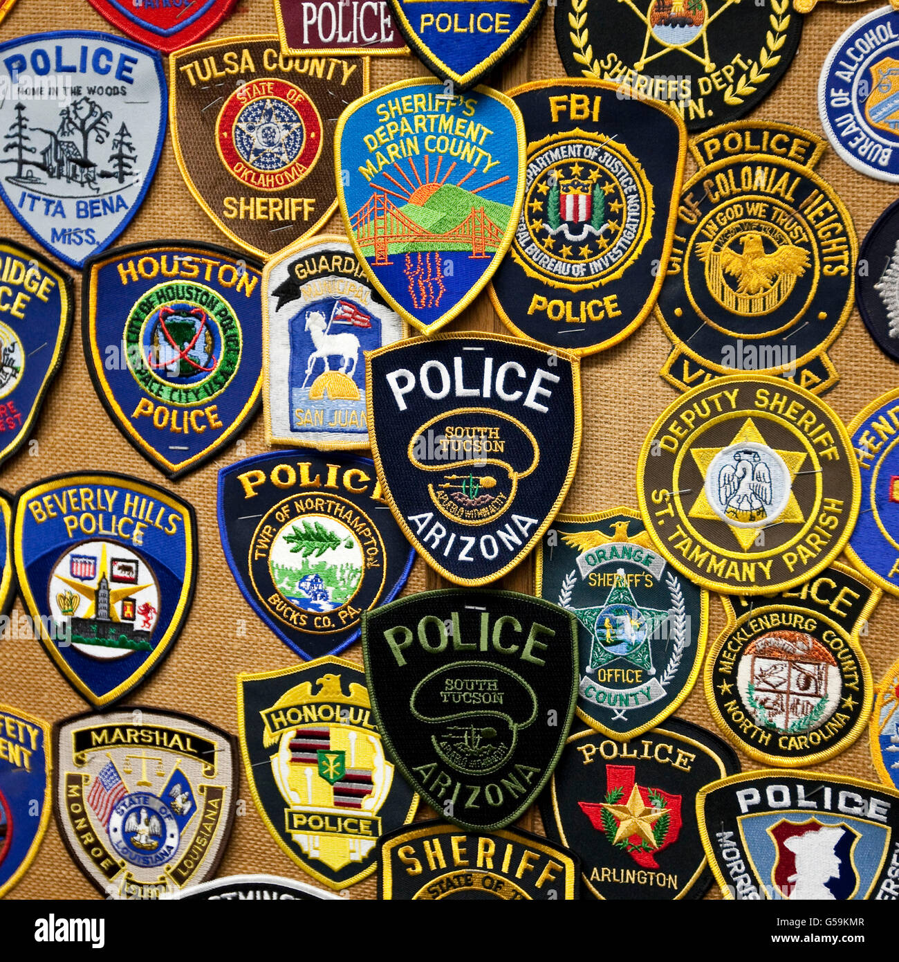 Ansicht des Law Enforcement Abzeichen aus den USA und der ganzen Welt FBI in einem Raum an der FBI Academy in Quantico, VA, USA, 12 Mai Stockfoto
