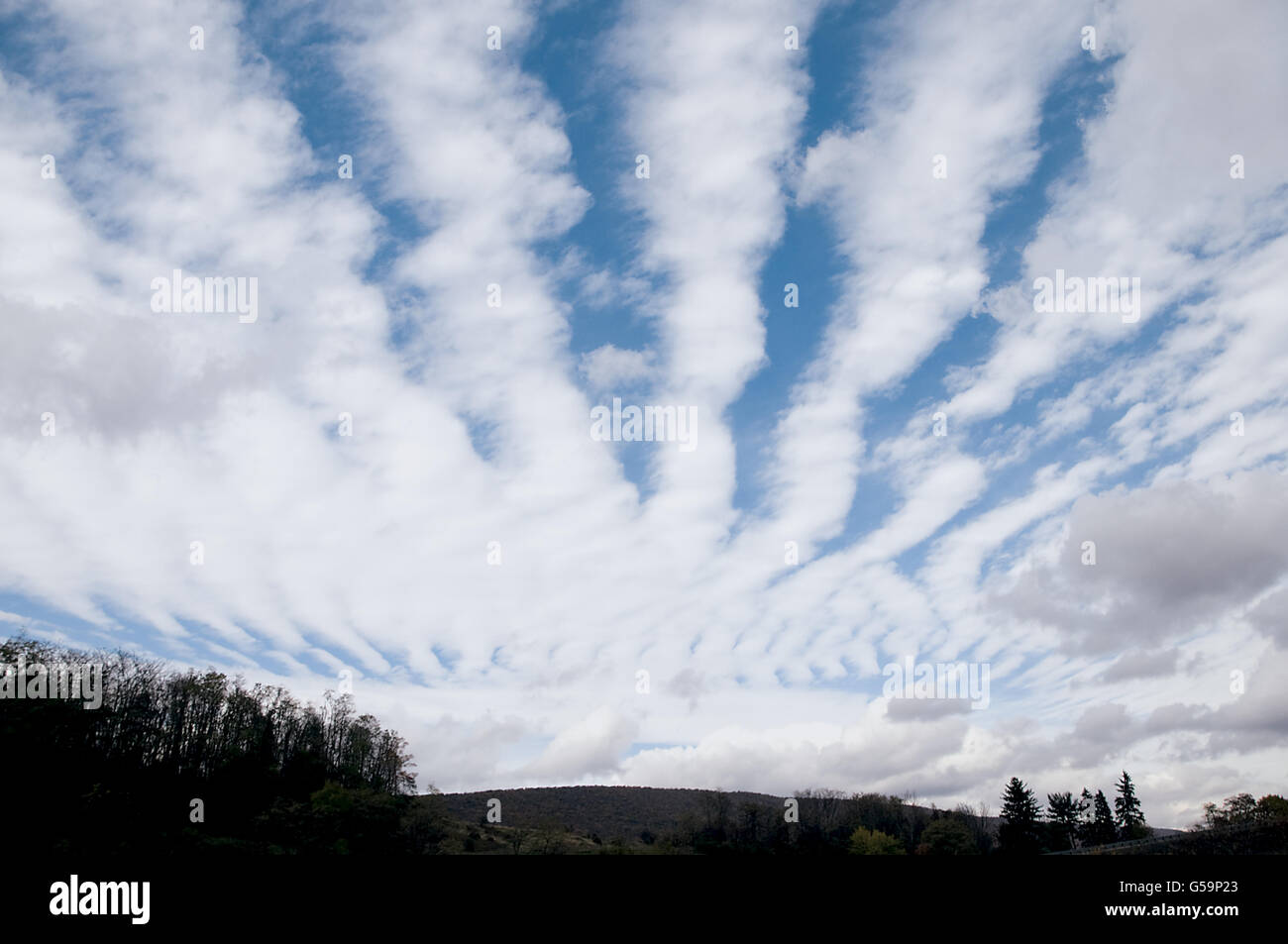 Inspirierende Wolkenmuster Stockfoto