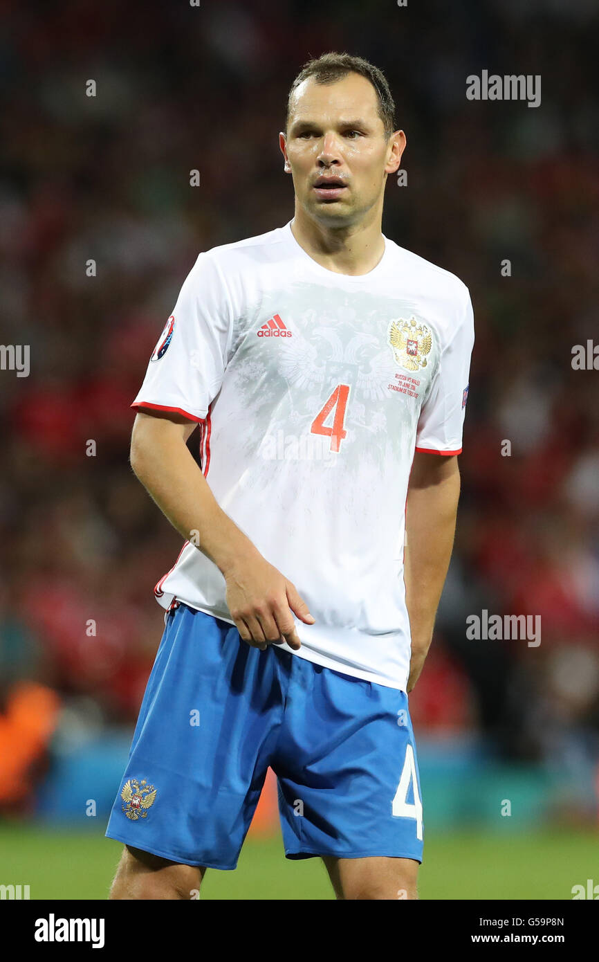 Der russische Sergej Ignashewitsch während des UEFA Euro 2016, Spiel der Gruppe B im Stadium Municipal, Toulouse. DRÜCKEN SIE VERBANDSFOTO. Bilddatum: Montag, 20. Juni 2016. Siehe PA Story SOCCER Wales. Bildnachweis sollte lauten: Martin Rickett/PA Wire. Stockfoto