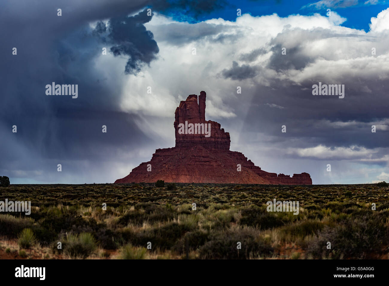 Big Chief Monument Valley schöne regen Wolken USA Landschaften Stockfoto