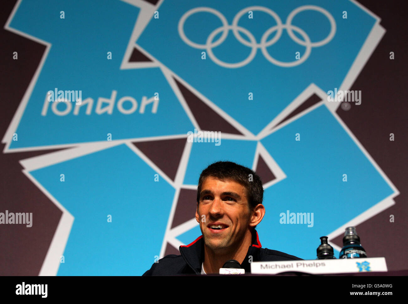 Olympische Spiele In London - Aktivitäten Vor Den Spielen - Donnerstag. Der US-Schwimmer Michael Phelps bei der Pressekonferenz im MPC, Olympic Park, London. Stockfoto