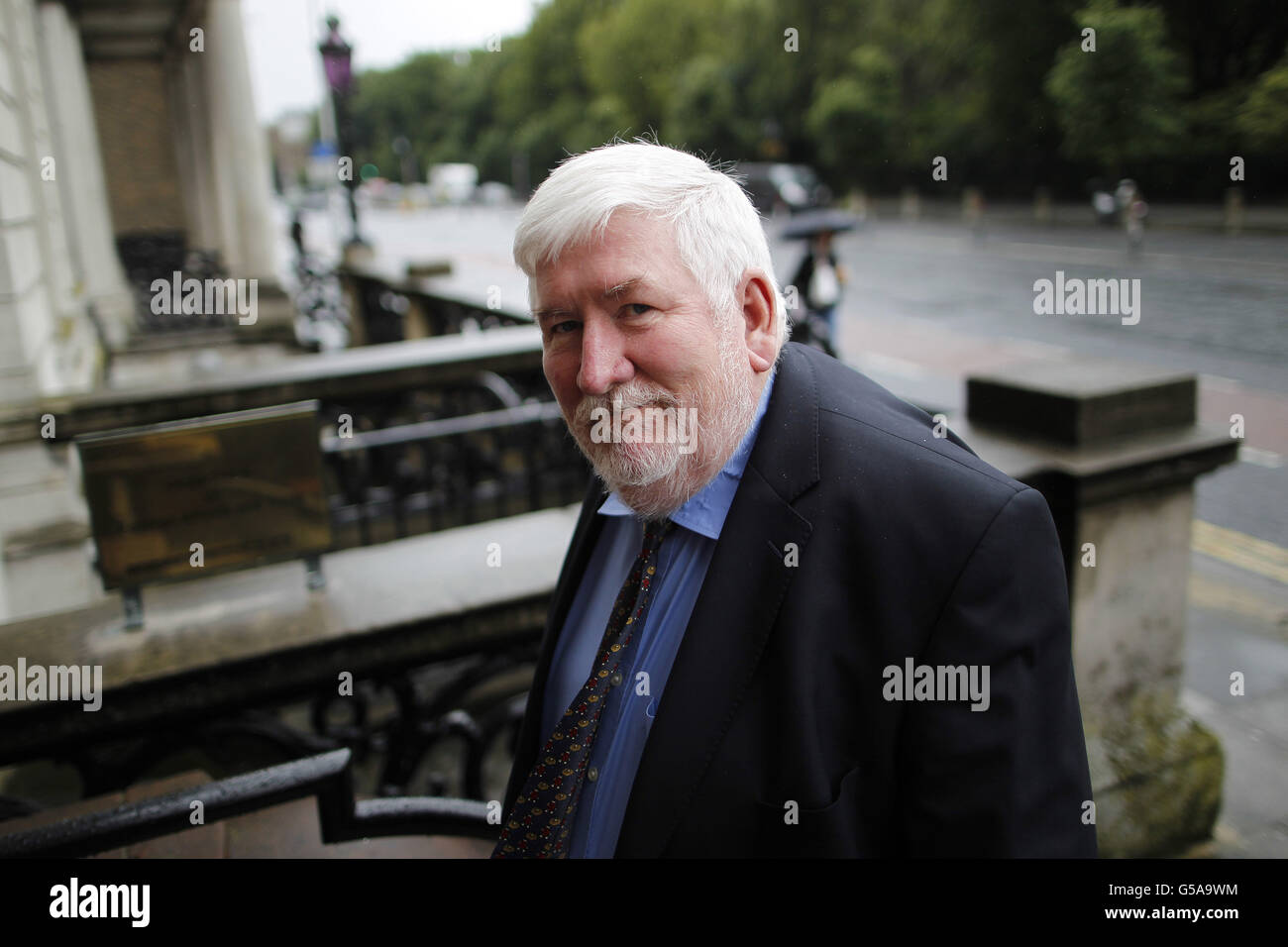 Botschafter in Mauritius Brendan McMahon vor dem Iveagh-Haus in Dublin, nachdem Tanaiste und der Außenminister Eamon Gilmore die Position der Regierung zur Michaela McAreavey-Kontroverse skizzierten. Stockfoto