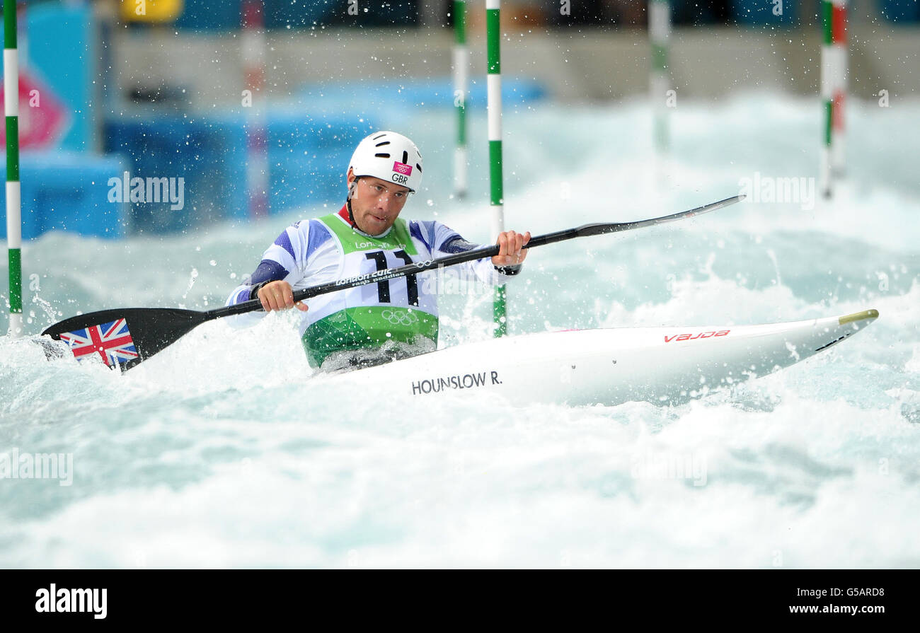 Richard Hounslow von Großbritannien während der Kajak-Einzelslalom-Vorläufe im Lee Valley White Water Centre am zweiten Tag der Olympischen Spiele 2012 in London. Stockfoto