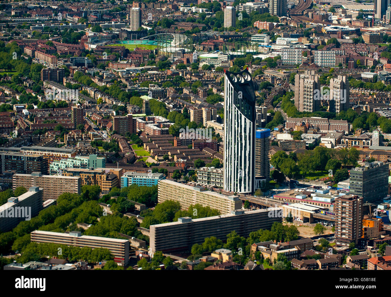 Luftaufnahme von Strata, in Elephant and Castle, Süd-London. DRÜCKEN SIE VERBANDSFOTO. Bilddatum: Donnerstag, 12. Juli 2012. Der Bildnachweis sollte lauten: Dominic Lipinski/PA Wire Stockfoto