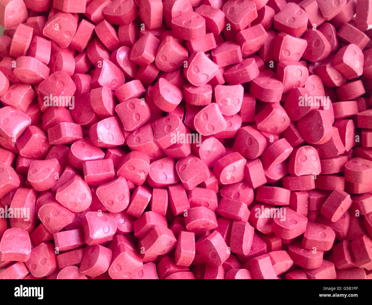 Ecstasy pills pink -Fotos und -Bildmaterial in hoher Auflösung – Alamy