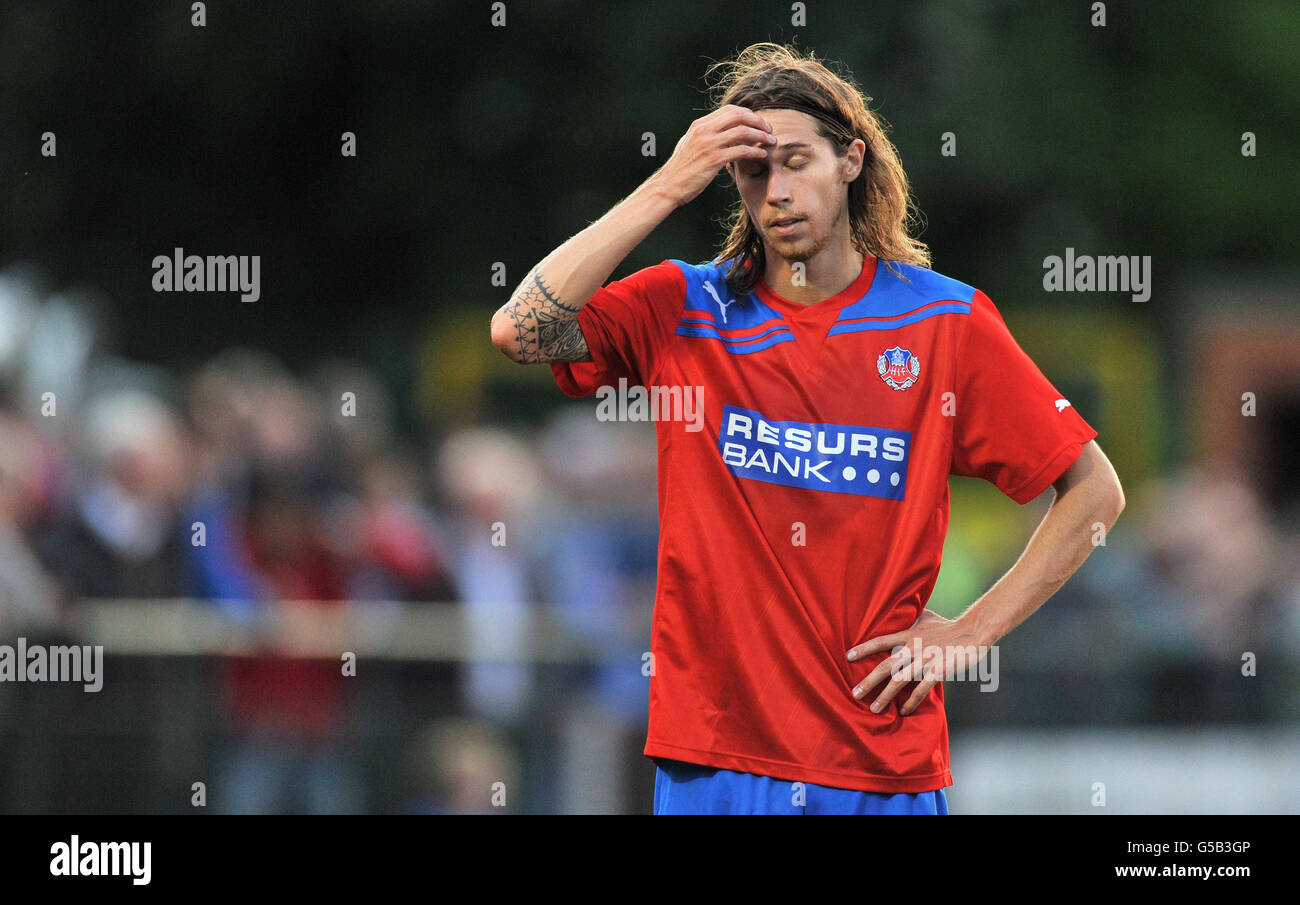 Helsingborgs Daniel Wordmarr zeigt seine Dejektion nach einer verpassten Chance während der UEFA Champions League Qualifikation im Park Hall Stadium, Oswestry. Stockfoto