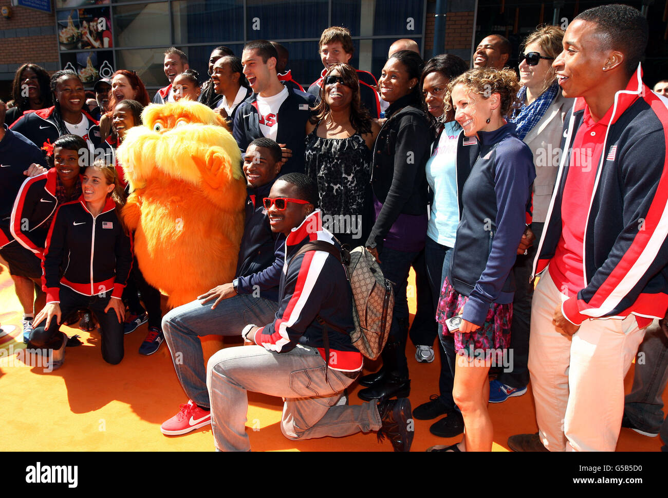 Mitglieder des US Olympic Teams kommen bei der britischen Filmpremiere „The Lorax“ in Cineworld, Birmingham, an. Stockfoto