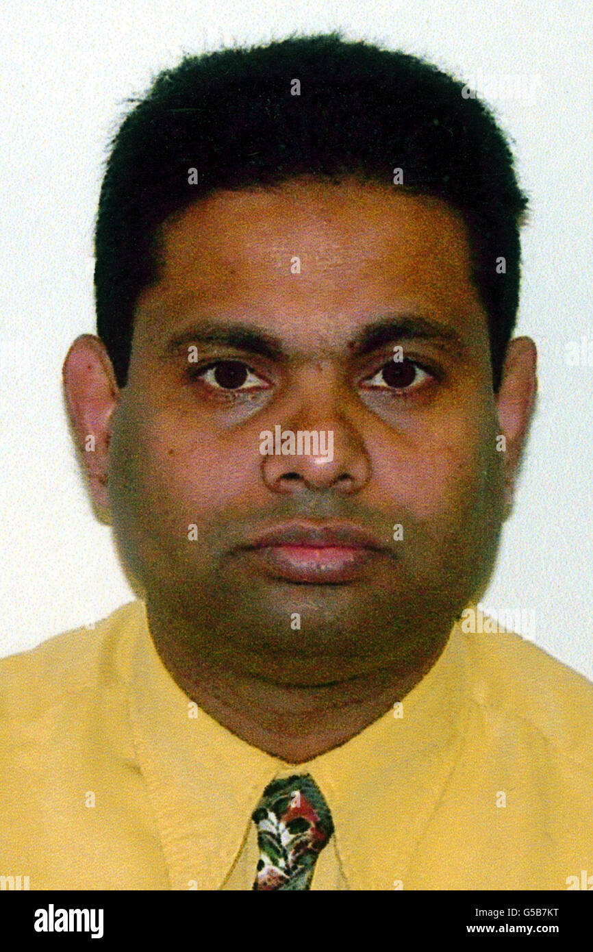 Undated Collect Bild ausgestellt von 34-jährigen Vater-von-zwei Shiblu Rahman, der zu Tode erstochen wurde in einem, was möglicherweise ein unprovozierter Rasse Hass Angriff. * Herr Rahman, verheiratet mit zwei jungen Töchtern, starb am frühen Sonntagmorgen, nachdem er von der Bande in Bow, Ost-London, eingestellt worden war. Detective Supt Alan Gibson, der die Untersuchung leitete, sagte: "Obwohl es keine Beweise für ein rassisches Motiv gibt, wird dies in diesem frühen Stadium als ein rassischer Vorfall behandelt." Er fügte hinzu: "Wir glauben, dass dies ein unprovozierter Angriff war." 23/11/01: Ein Teenager wurde wegen Herrn Rahmans Mörder im Old Bailey verurteilt. Zwei andere Stockfoto