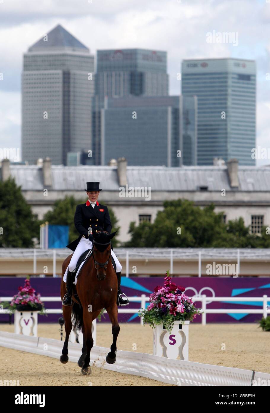 Die britische Zara Phillips tritt am zweiten Tag der Olympischen Spiele 2012 in London auf High Kingdom an. Stockfoto