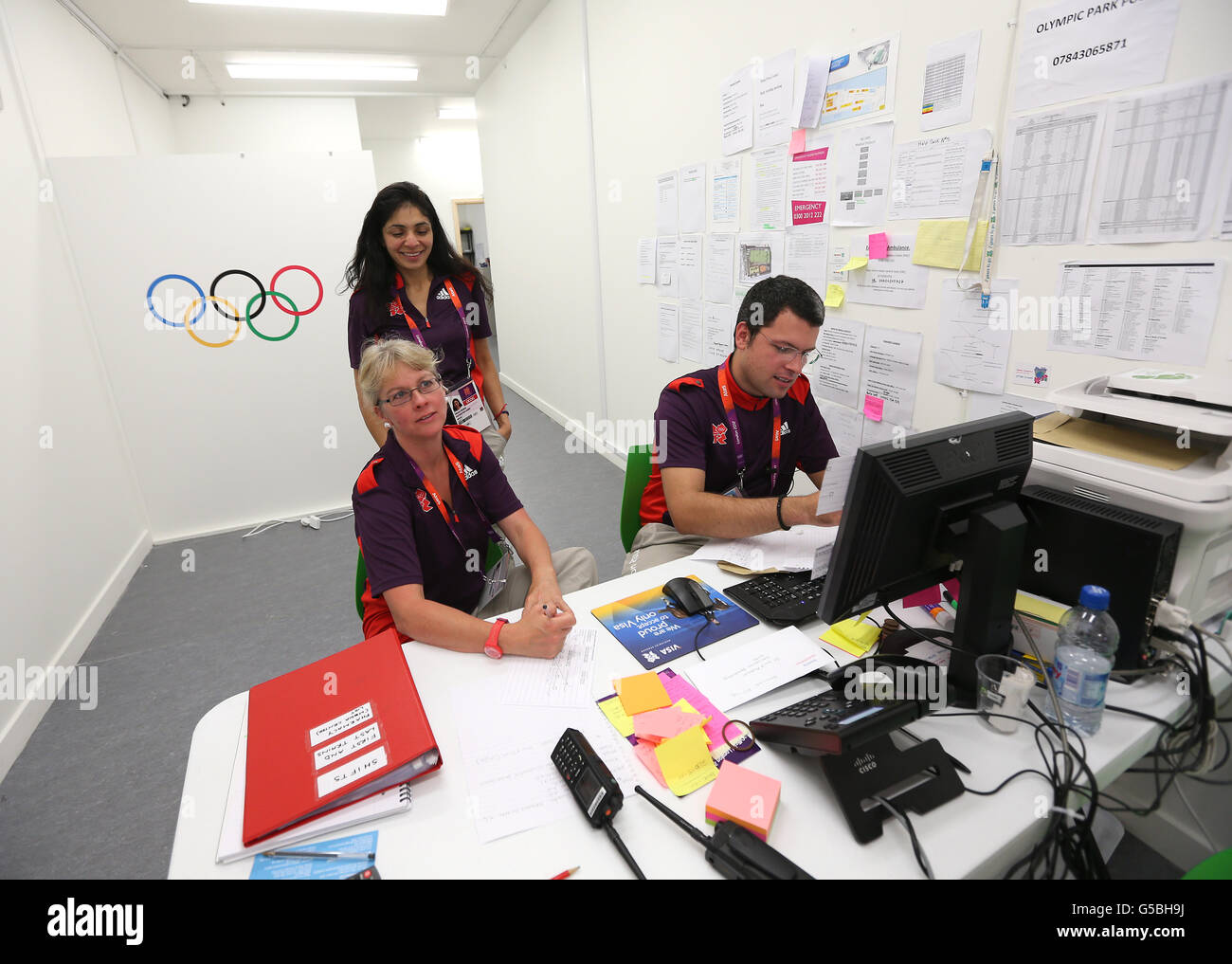 Olympische Spiele In London, Tag 5. Mitarbeiter des Media Medical Center im Olympiapark Stockfoto