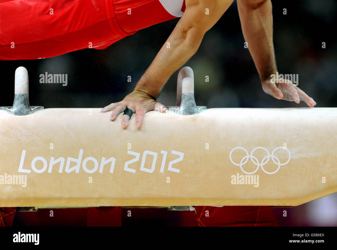 Der britische Max Whitlock tritt beim Finale des Artistic Turnen Teams in der North Greenwich Arena in London auf dem Pauschenpferd an Stockfoto