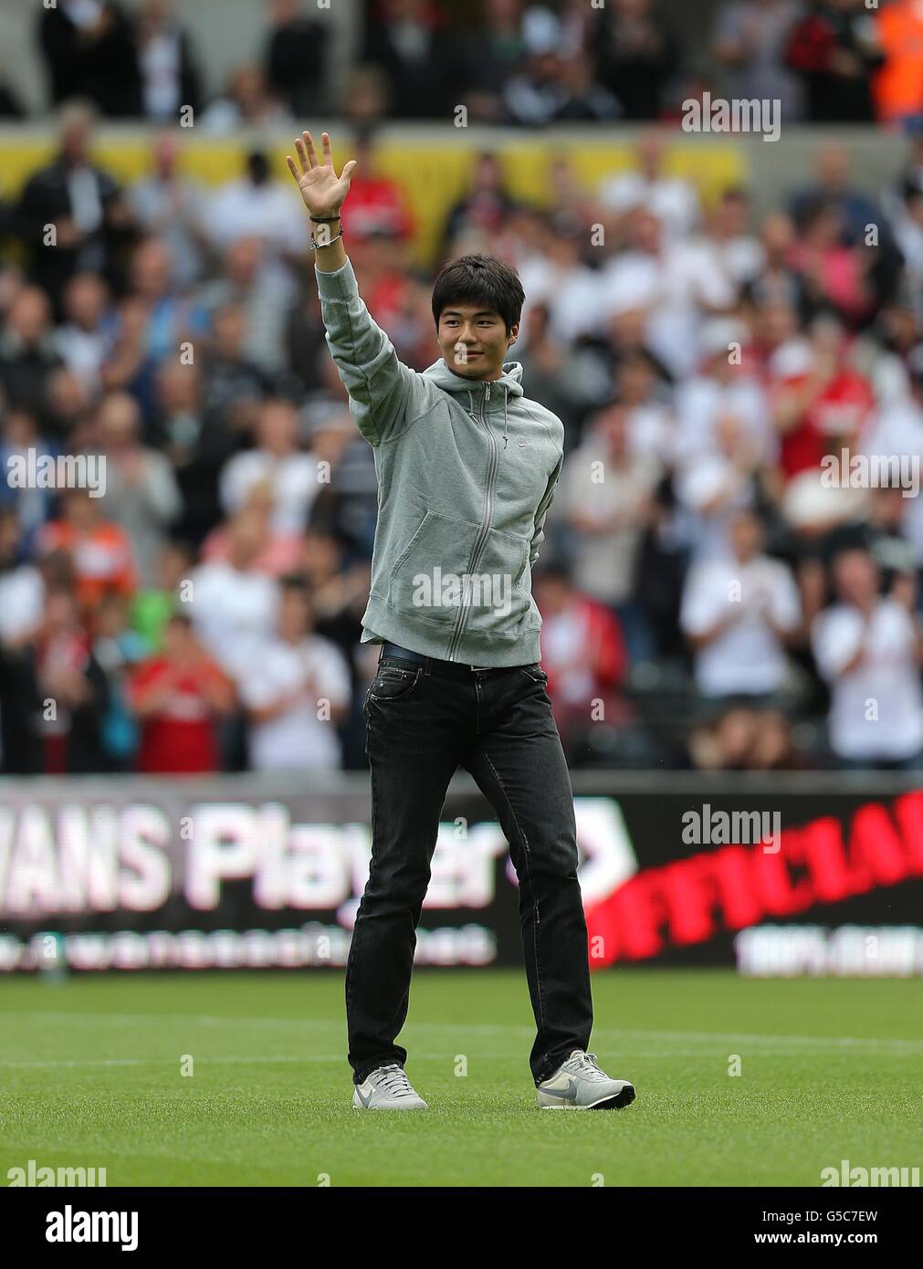 Swansea Citys neuer Signing Ki Sung-Yueng wird vorgeführt Der Lüfter Stockfoto