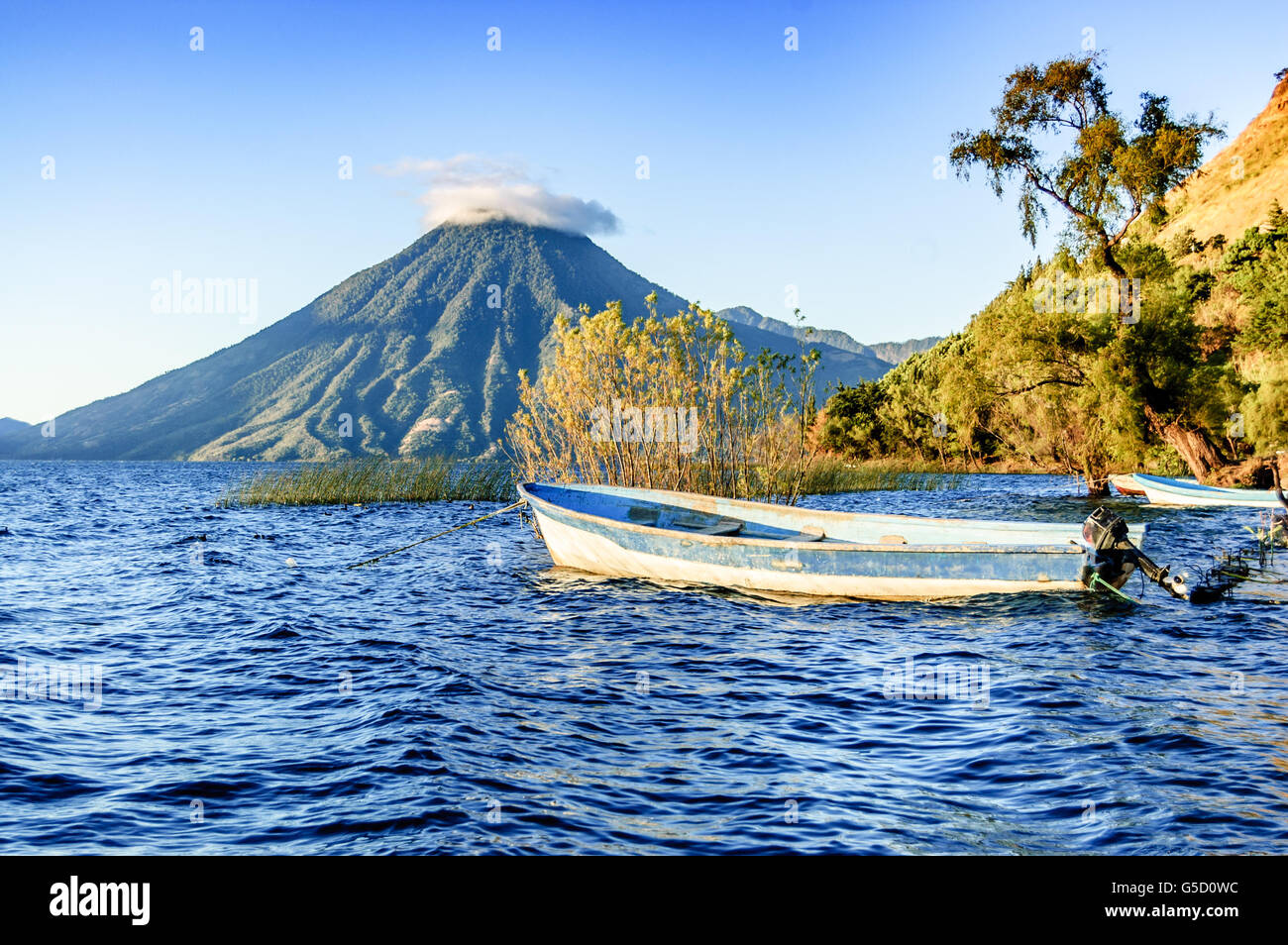 Vulkan San Pedro & Atitlan See im Hochland von Guatemala, Mittelamerika Stockfoto