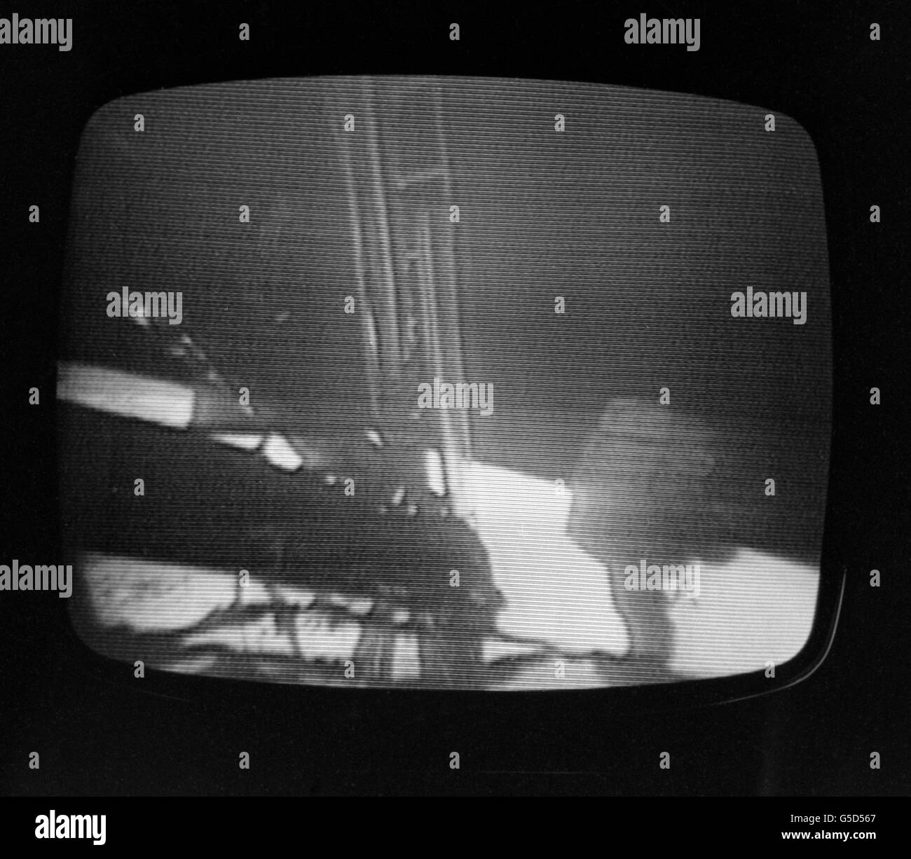 Ein Fernsehsender der amerikanischen Astronauten Neil Armstrong und Buzz Aldrin wird der erste Mensch, der auf den Mond tritt Stockfoto