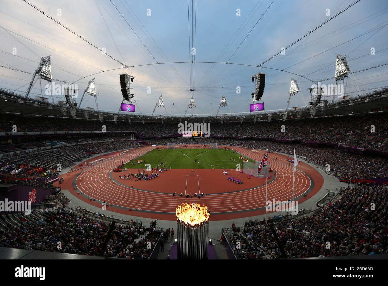Ein allgemeiner Blick auf das Geschehen während der 5000m - T54-Runde 1 der Männer im Olympiastadion, London. Stockfoto