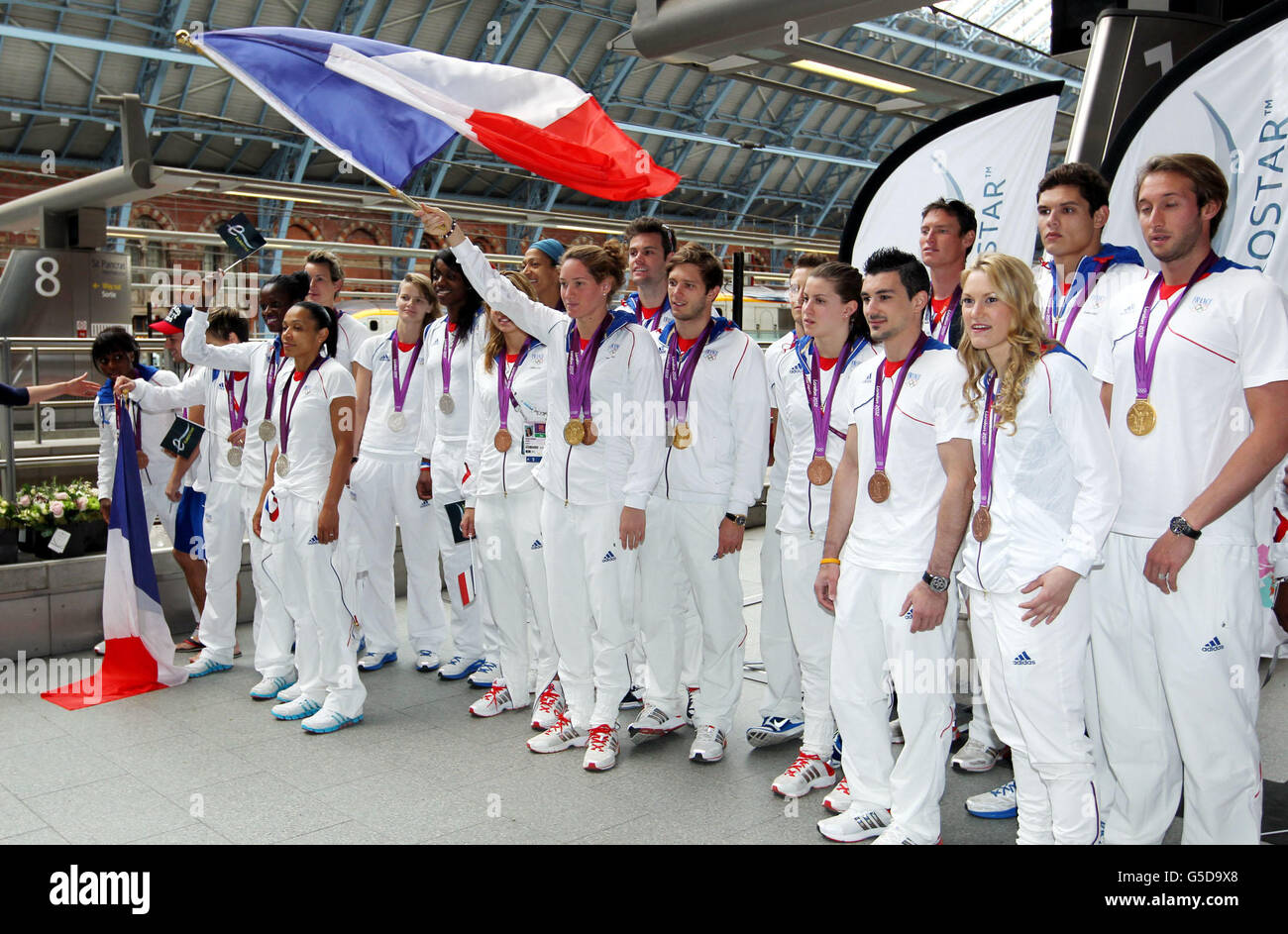 Das französische Olympia-Team verlässt die Olympischen Spiele 2012 in London auf dem Eurostar vom Bahnhof St. Pancras in London. Stockfoto
