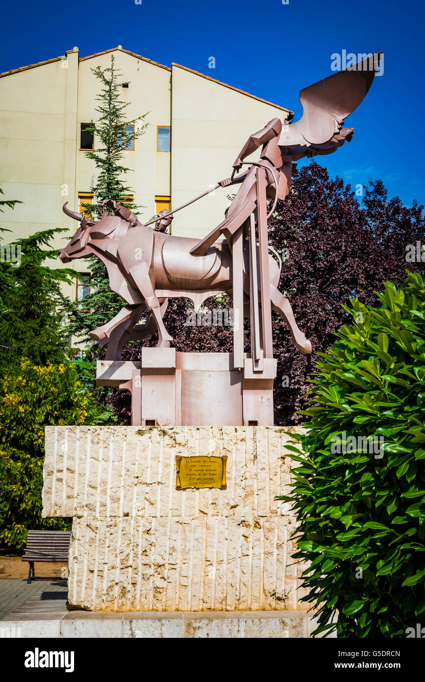 Kuh-Denkmal von Bildhauer José Gonzalvo, Eisenskulptur zum Gedenken an die Seilschaft Bull, Teruel Stockfoto