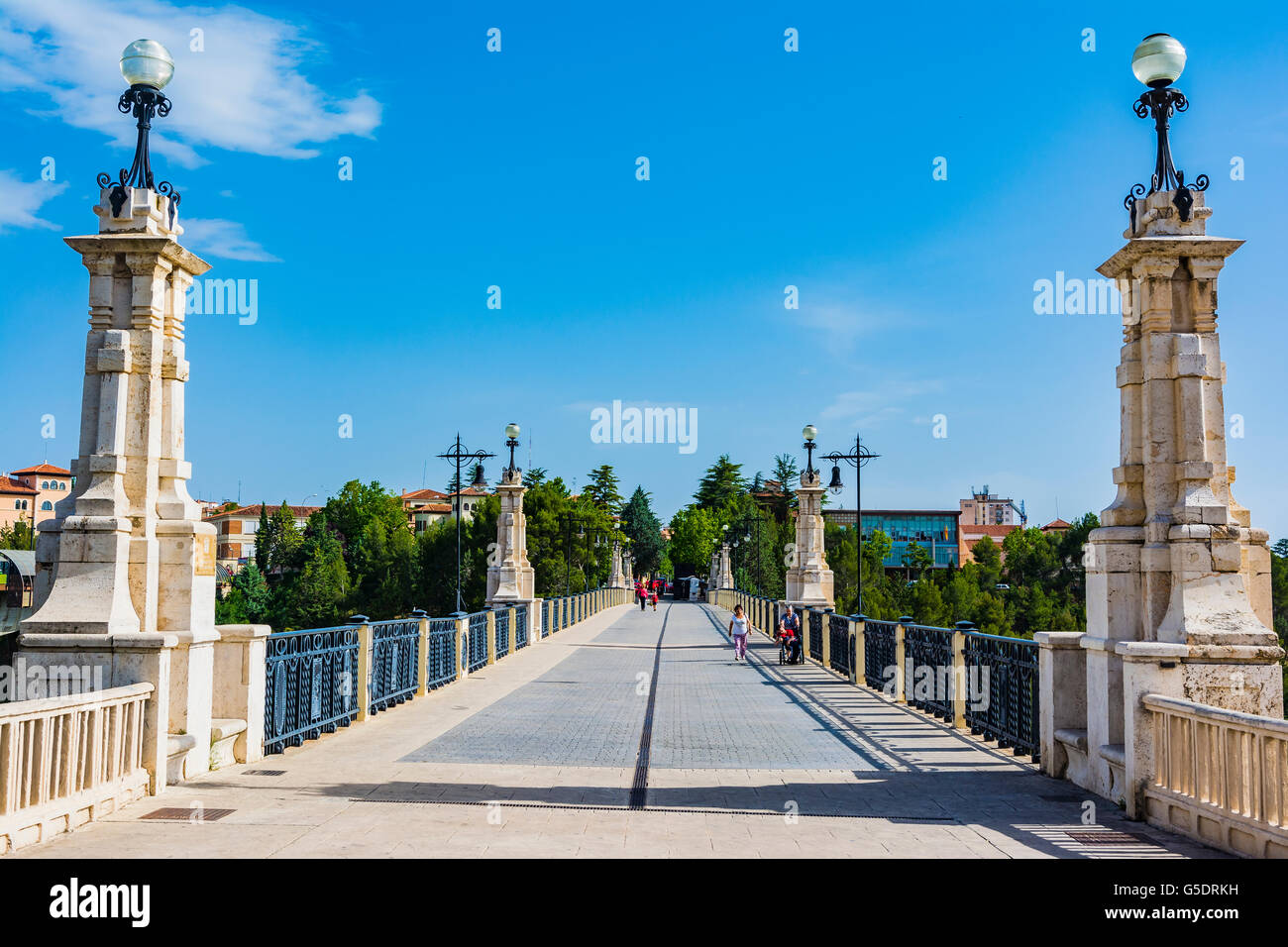 Das alte Viadukt Teruel ist eine wichtige technische Arbeit des frühen zwanzigsten Jahrhunderts. Stockfoto Das alte Viadukt Teruel ist eine wichtige technische Arbeit des frühen zwanzigsten Jahrhunderts. Stockfoto