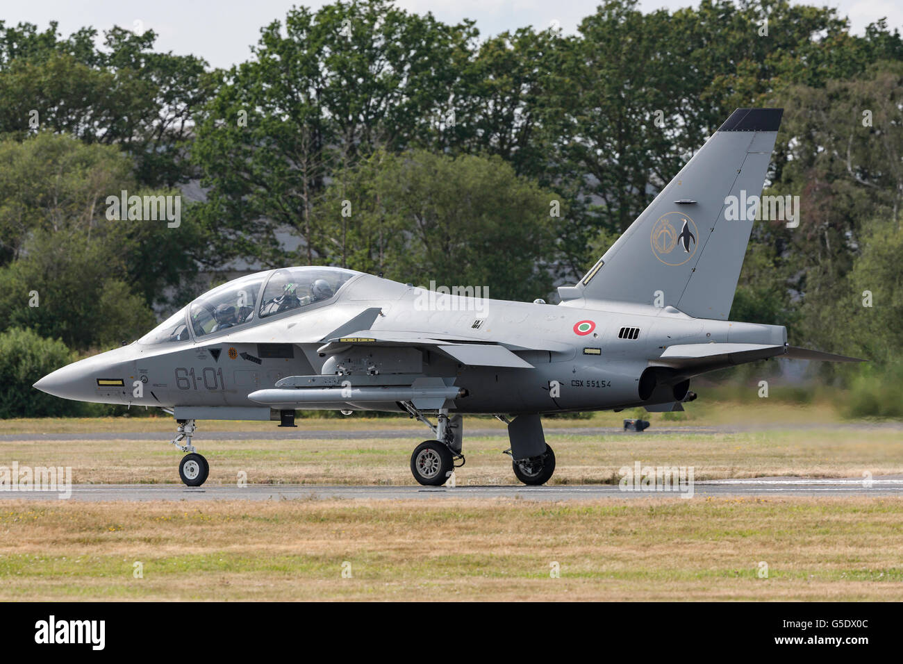 Italienische Luftwaffe (Aeronautica Militare Italiana) Aermacchi T-346 Traning Düsenflugzeuge auf der Farnborough International Airshow Stockfoto