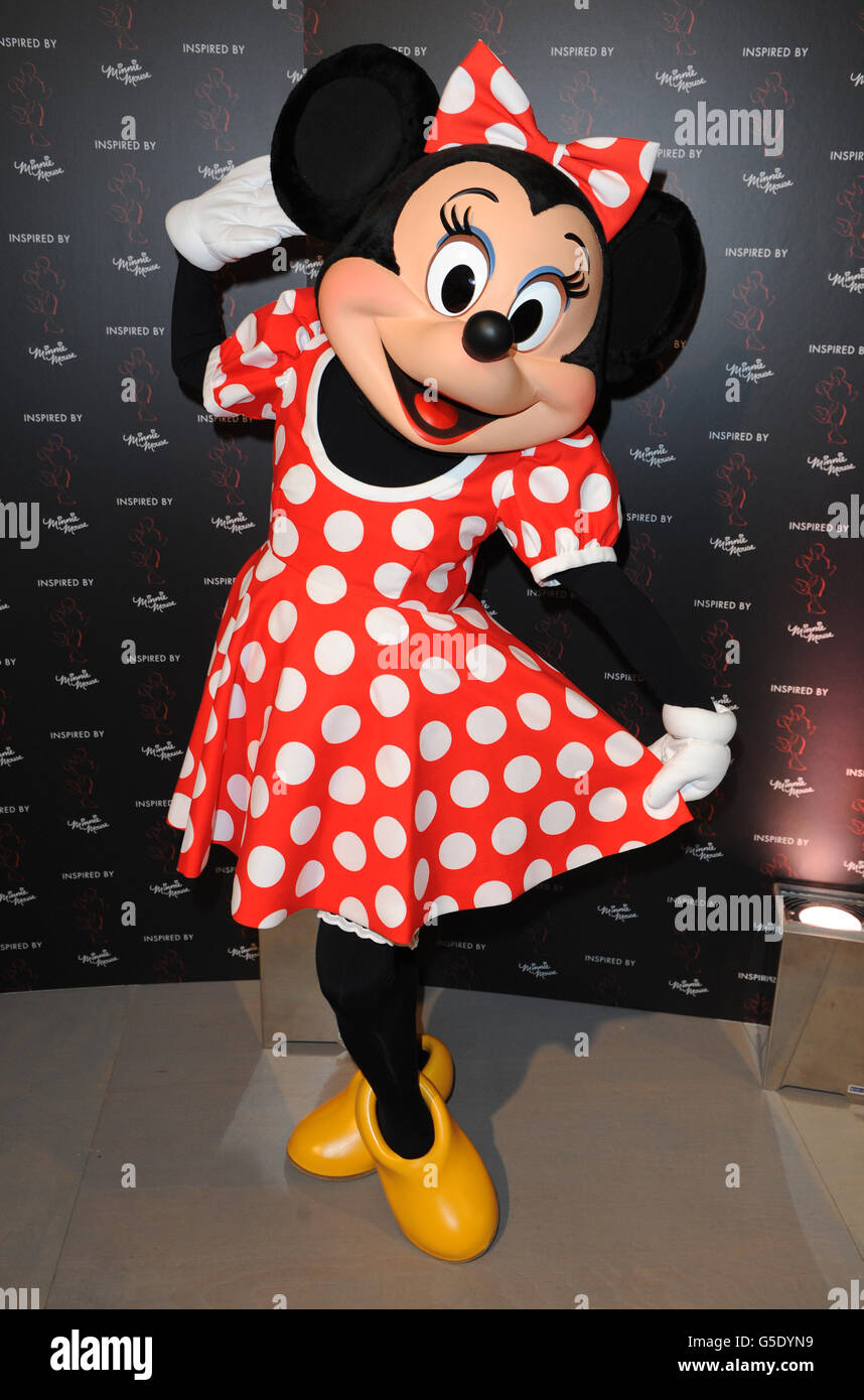 Minnie Mouse bei der „Inspired by Minnie Mouse“-Kollektion, bei der Designer im Rahmen der London Fashion Week Spring/Summer 2013 im Somerset House, London, eine Reihe von „Minnie Must Haves“ kreiert haben, um die Kollektion für Disney zu Formen. DRÜCKEN SIE VERBANDSFOTO. Bilddatum: Samstag, 15. September 2012. Die Entwürfe sollen für wohltätige Zwecke versteigert werden. Bildnachweis sollte lauten: PA Wire Stockfoto