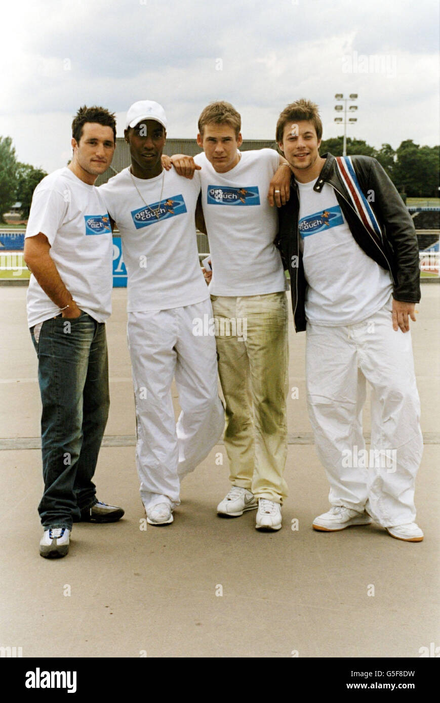 Boy Band Blue Von Links Anthony Costa Simon Webbe Lee Ryan Und Duncan James Im Crystal Palace National Sports Centre London Haben Eine Neue Website Get Off The Couch Gestartet Die Kinder