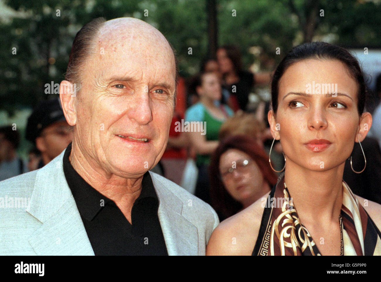 Schauspieler Robert Duvall und Luciana Pedazo kommen zur Filmpremiere von 'Apocalypse Now Redux' im Lincoln Center, New York City, USA. Stockfoto