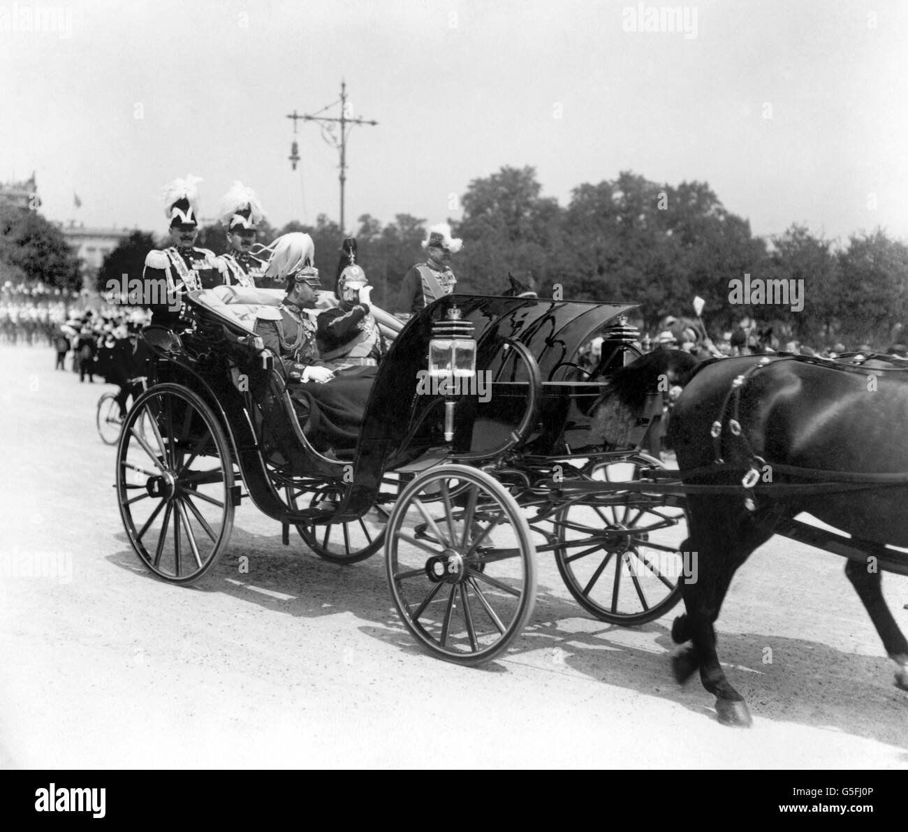 Royal Wedding - König George V und Kaiser Wilhelm II fahren - Deutschland - 1913 Stockfoto