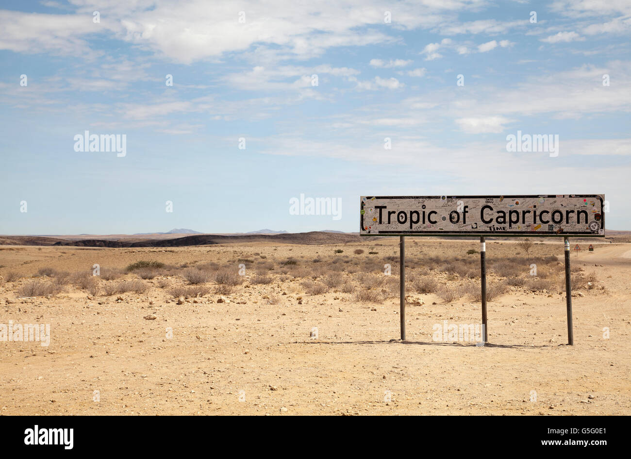 Wendekreis des Steinbocks Zeichen entlang der C14-Straße in Namibia Stockfoto