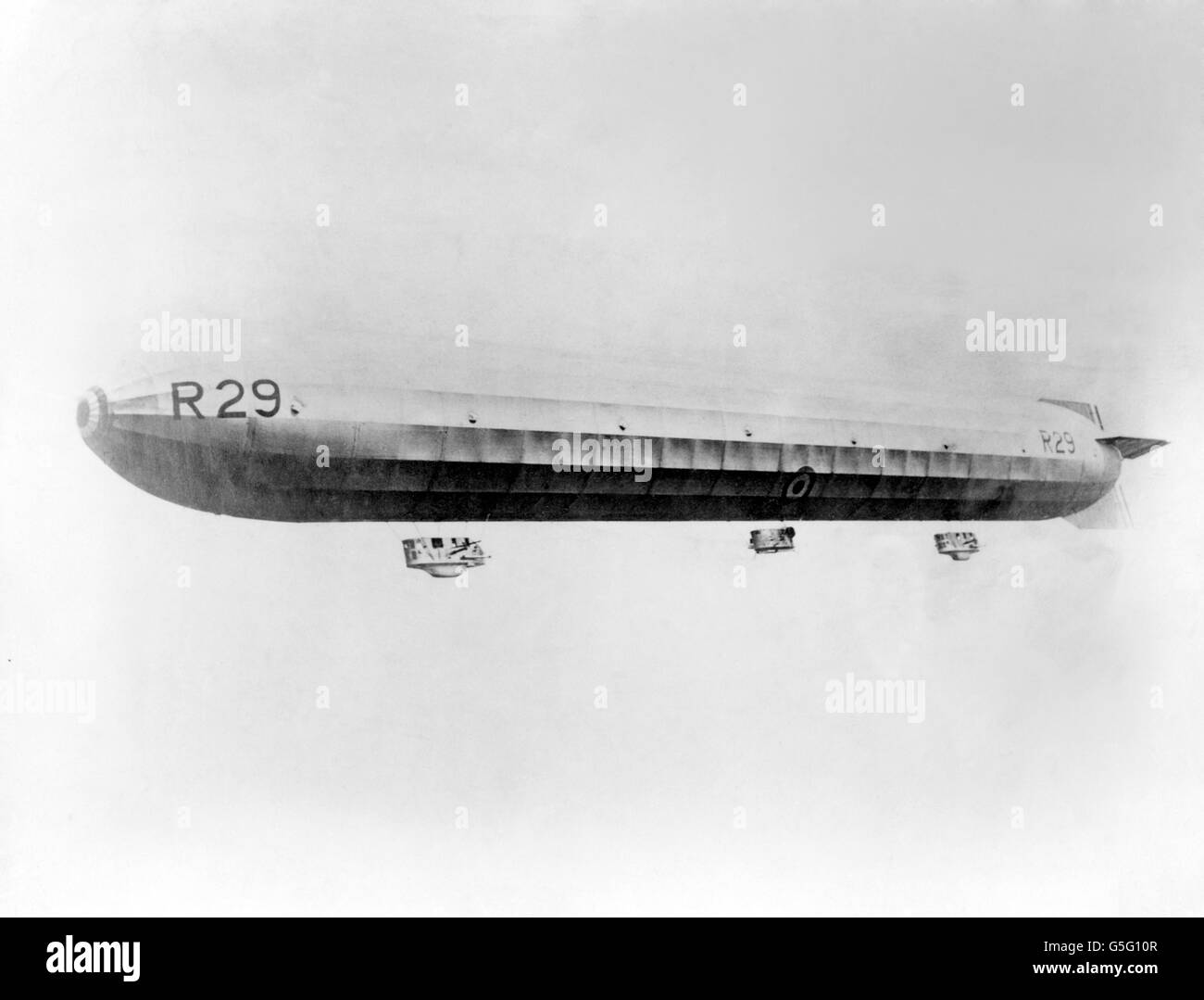 Erster Weltkrieg - Britisches Luftschiff - R29. Das Luftschiff R29 in der Luft im Jahr 1919. Stockfoto
