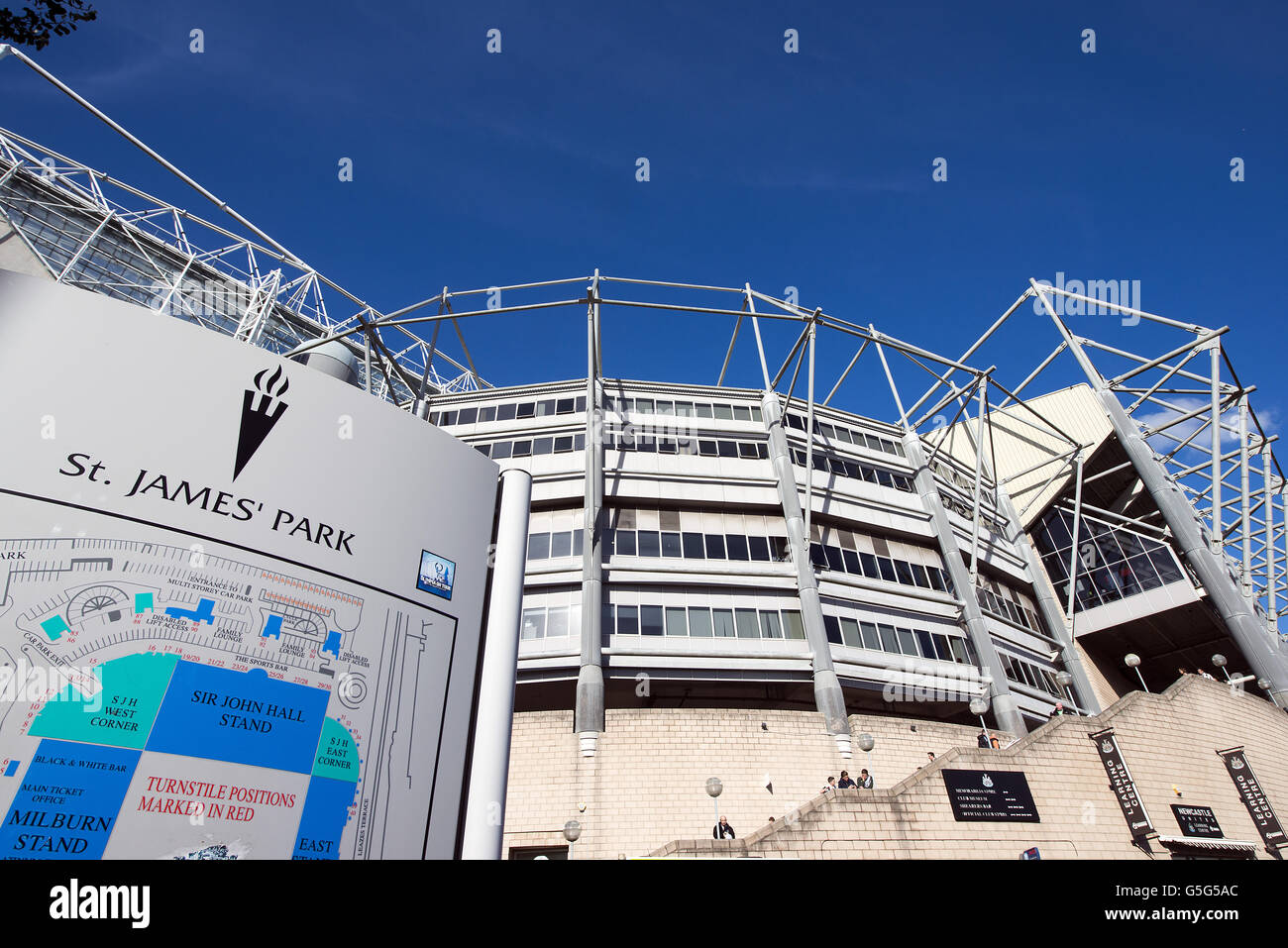 Fußball - Barclays Premier League - Newcastle United / Manchester United - Sports Direct Arena. Ein Schild verweist auf den St James' Park Stockfoto