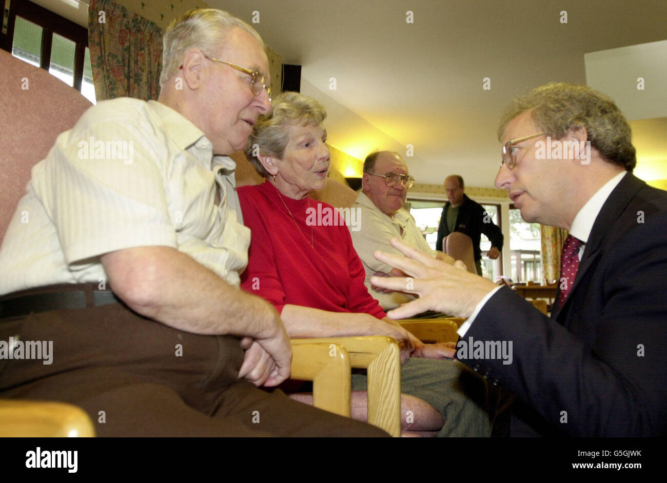 Mcleishs besuchen das pflegeheim brucefield house in whitburn Fotos