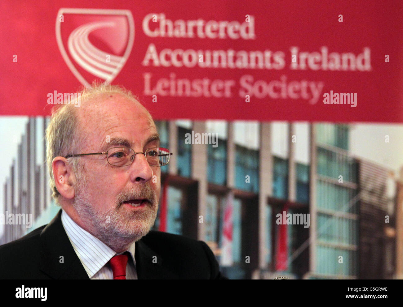 Der Gouverneur der Zentralbank, Patrick Honohan, spricht im Westbury Hotel in Dublin an die Chartered Accountants Leinster Society. Stockfoto