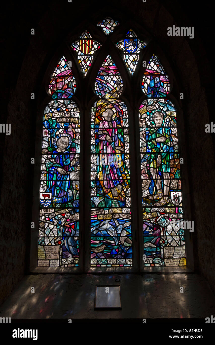 UK, England Northumberland, Bamburgh, Kirche, 20. Jahrhunderts Gedenkstätte Buntglasfenster, Betty Flodgkin und Andrew Jameson Stockfoto