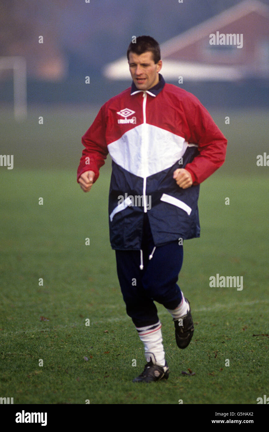 Fußball - freundlich - England gegen Jugoslawien - England Training. Englands Steve Bull im Training. Stockfoto