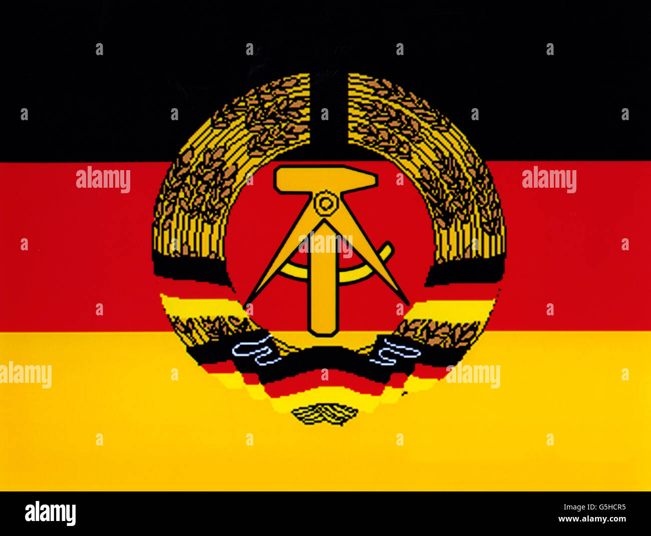 Heraldik, Flaggen, Deutschland, DDR, Nationalflagge 1959 - 1990, Zusatzrechte-Clearences-nicht vorhanden Stockfoto