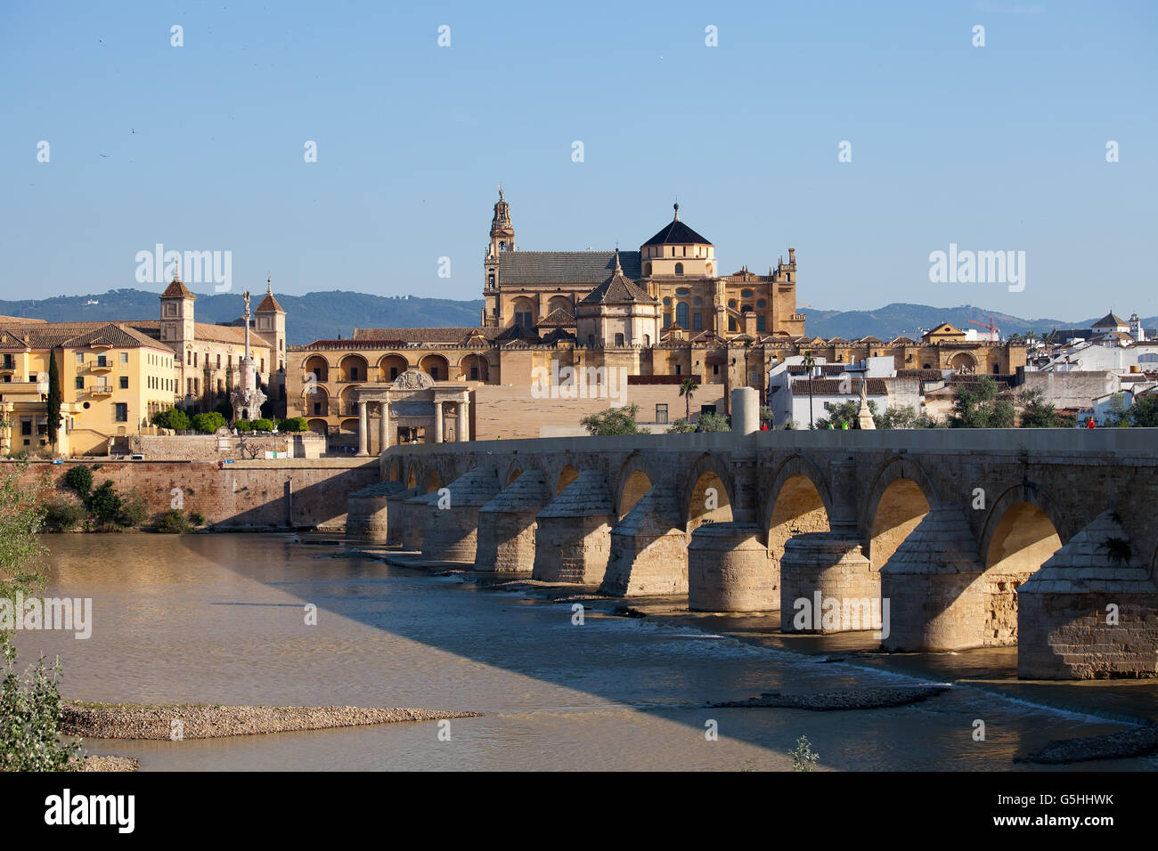 Mezquita und Römerbrücke, Cordoba Stockfoto