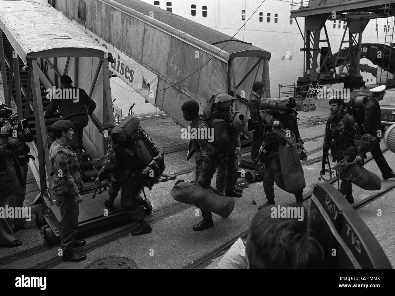 Truppen an Bord Canberra Stockfoto