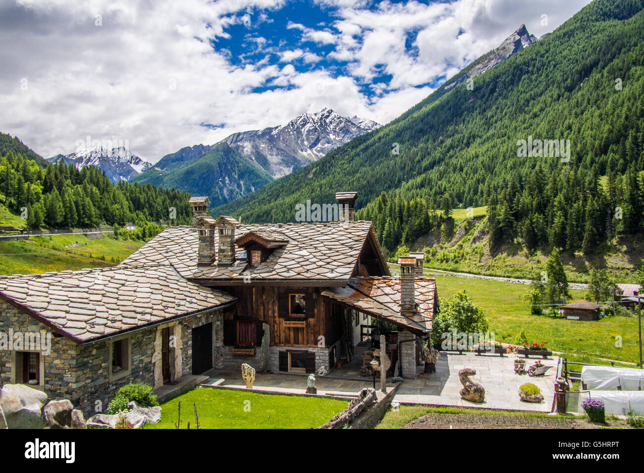 Haus im Park Gran Paradiso (Appraoching Cogne), Aostatal, Italien. Stockfoto