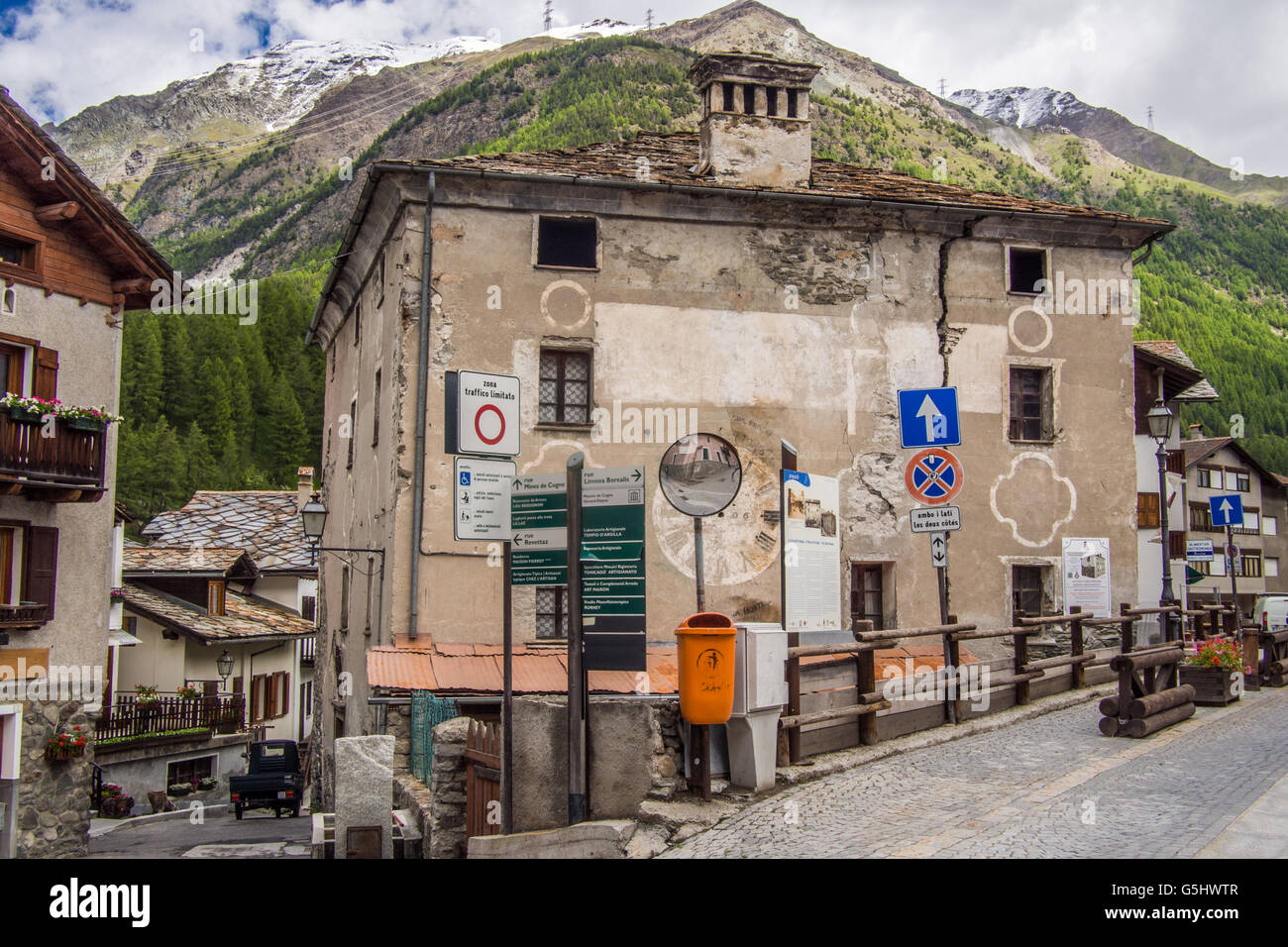 Bauwerk in Cogne, Gran Paradiso Park, Aostatal, Italien. Stockfoto