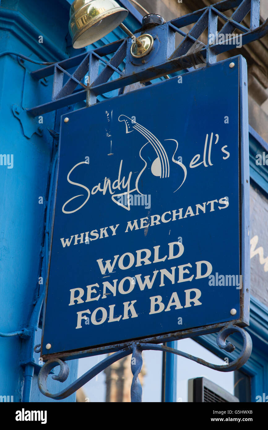 Sandy Bells Pub Schild, Edinburgh, Schottland Stockfoto