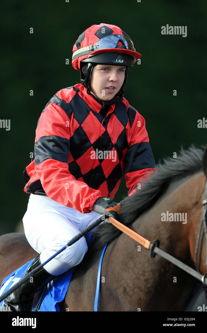 Pferderennen - Nottingham Races. Hannah Nunn, Jockey Stockfoto